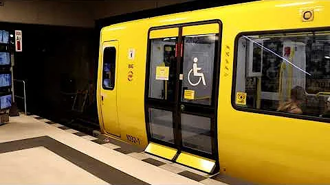 U Bahn Berlin | IK 1032+1036 leaving @Unter den Linden