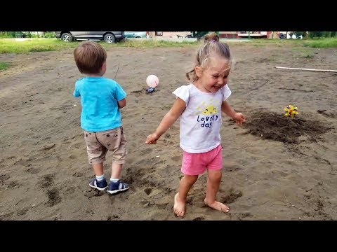 funny-kids-spinning-and-falling