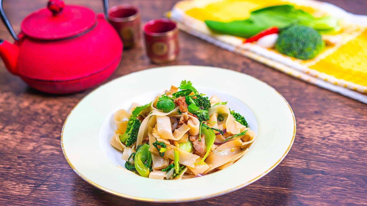 How to Make a Spicy Bacon Rice Noodles Stir Fry YouTube