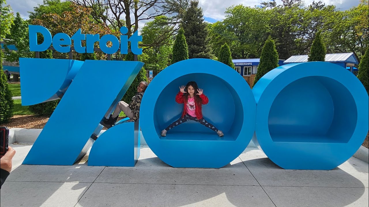 Detroit Zoo Tour -  a walk thru, a Lot of But Not All, saving some for Next Time, w Dragon Fest Link