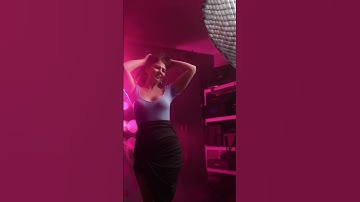 We hebben net iets geweldigs gemaakt... en het enige wat we hebben gedaan is onze backdrop knippe...