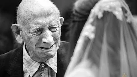 179 Times Fathers Couldn’t Hold Back Their Emotions After Seeing Daughters In Wedding Dresses