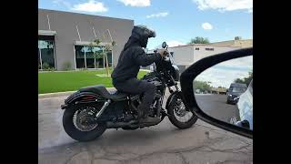 Harley-Davidson dyna streetbob rolling burnout!!!