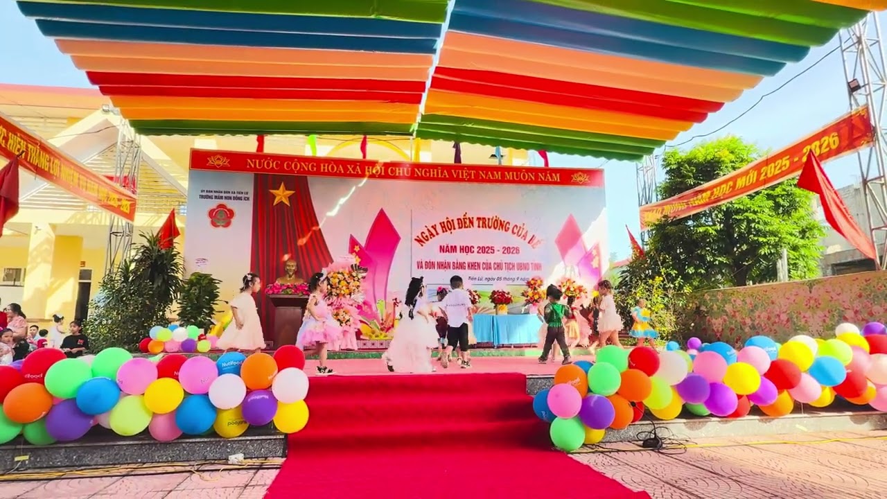 Trình diễn thời trang từ các siêu mẫu nhí Trường Mầm non Đồng Ích