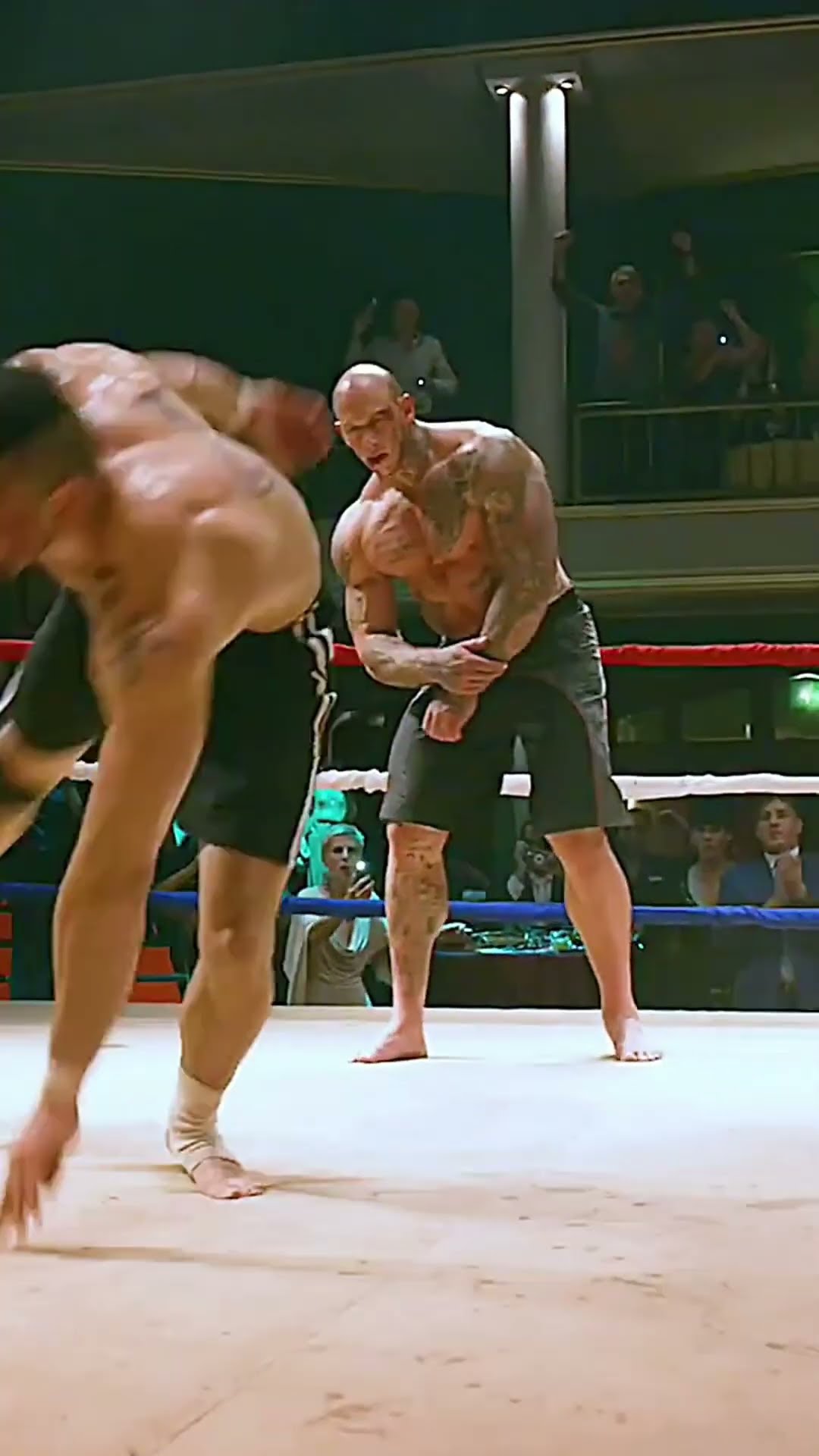 Underground ace Beast, against boxing God of war Boyka, this is an epic visual battle