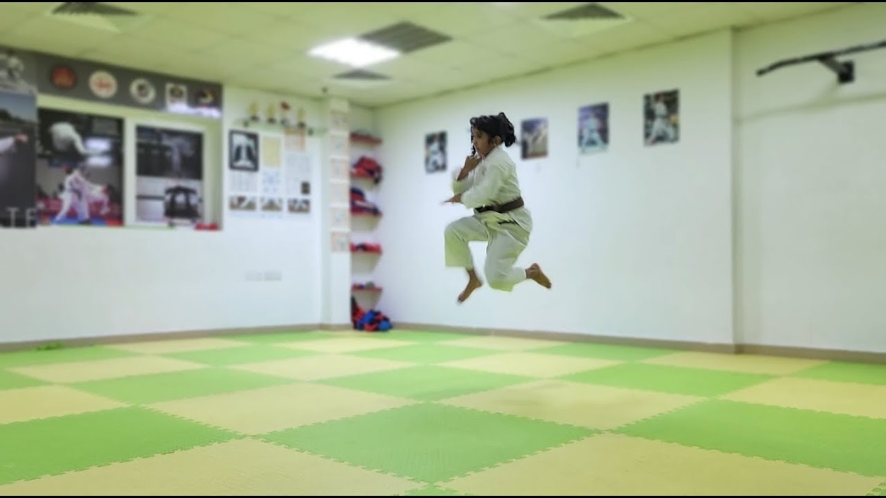 Shotokan Karate Black Belt Kata Empi - YouTube