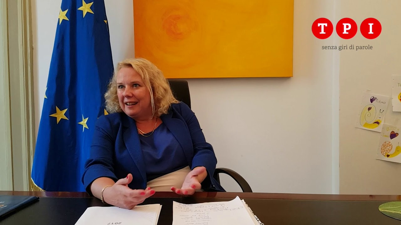 TPI intervista Beatrice Covassi - YouTube