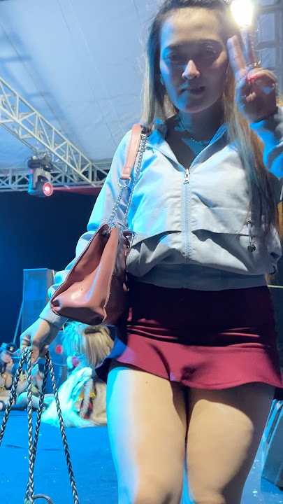 Kecupan manis Elisa Kirey