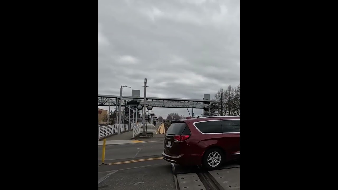 Road Sweeper⛟Truck Cars🚜Crossing🚂Railroad🚂Train🚂Tack🚂 ASMR [Kent WA USA]