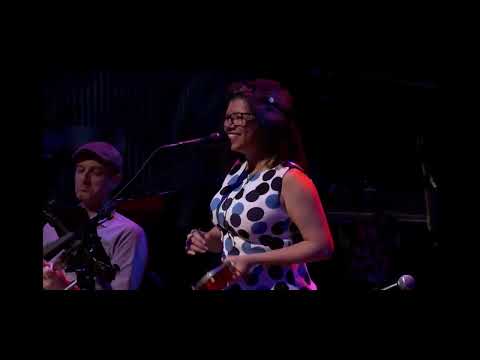 Grupo Falso Baiano — Feitiço da Vila (Noel Rosa) - Grupo Falso Baiano (special guests Cátia Lund and Daniela Spielmann)