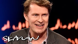 Journalist Luke Harding: – The KGB left a sex manual after breaking into my home | Skavlan