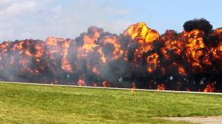 A26 Invader EAA 2010 Wall of fire!!