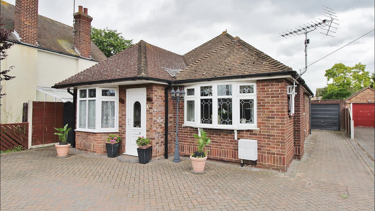 TWO BEDROOM DETACHED BUNGALOW ClactonOnSea YouTube