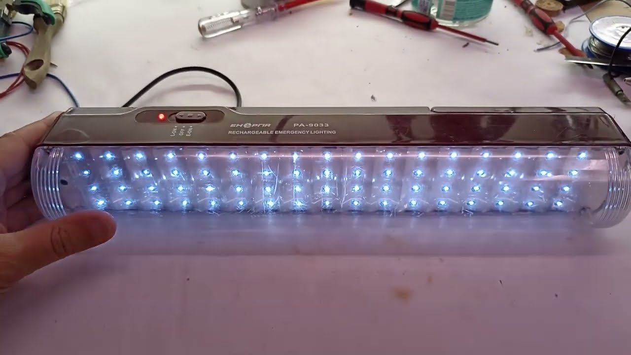 UA: Ремонт світильника ЕНЕРГІЯ РА-9033 (заміна акумулятора на Li-Ion)