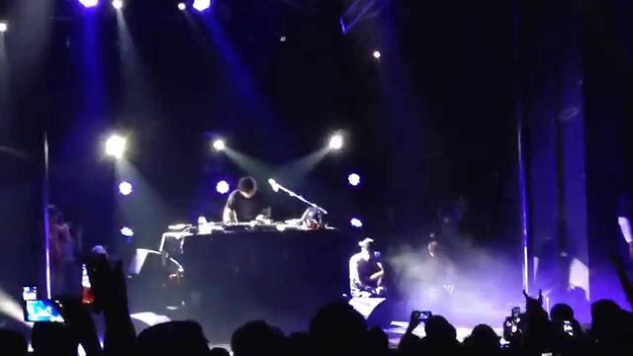 DJ Abilities on the 1s and 2s @ Back 2 Basics - YouTube