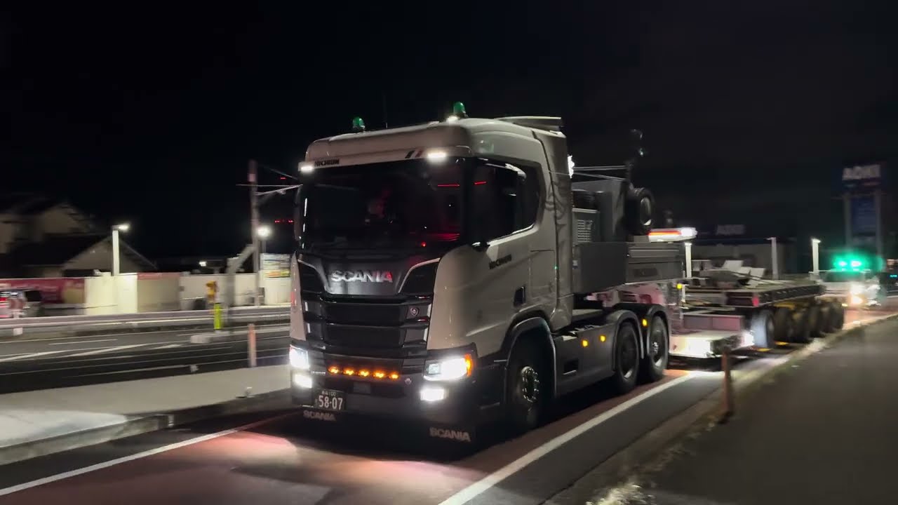 スカニアR650 6軸マルチトレーラー牽引 夜間回送2台目