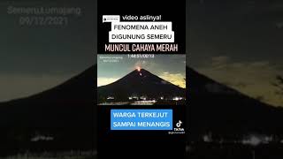 Fenomena cahaya merah yang berpindah cepat di gunung semeru