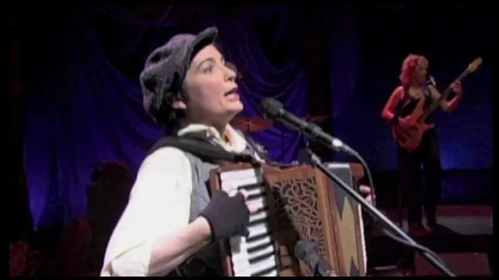 Maria Dunn - God Bless Us Everyone (from The Carol...