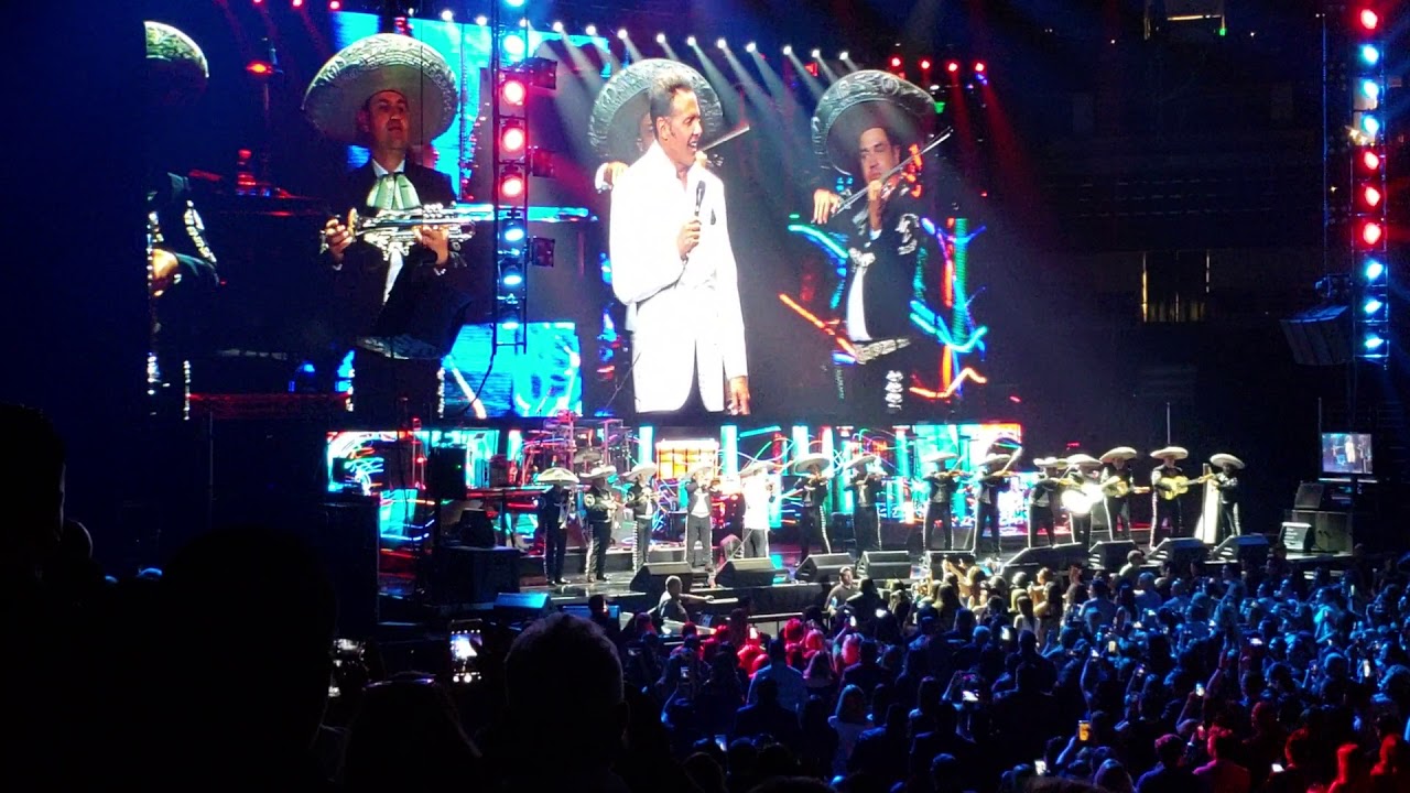 Luis miguel con mariachi Honda center Anaheim YouTube