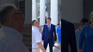 Мэрия столицы передала УМЧС и Центру экстренной медицины Бишкека автомобили медицинской службы