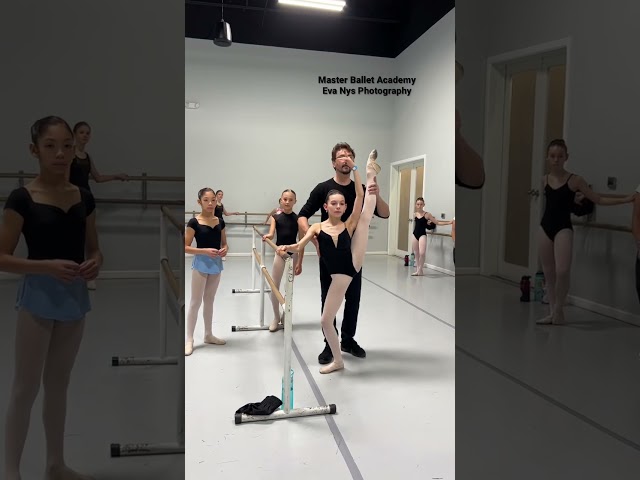 ballet teacher fixing technique 💯🩰✨ #ballet #balletteacher #balletclass #balletworld #balletpost class=