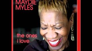 Video thumbnail of "Maydie Myles- Kiss of Life !"