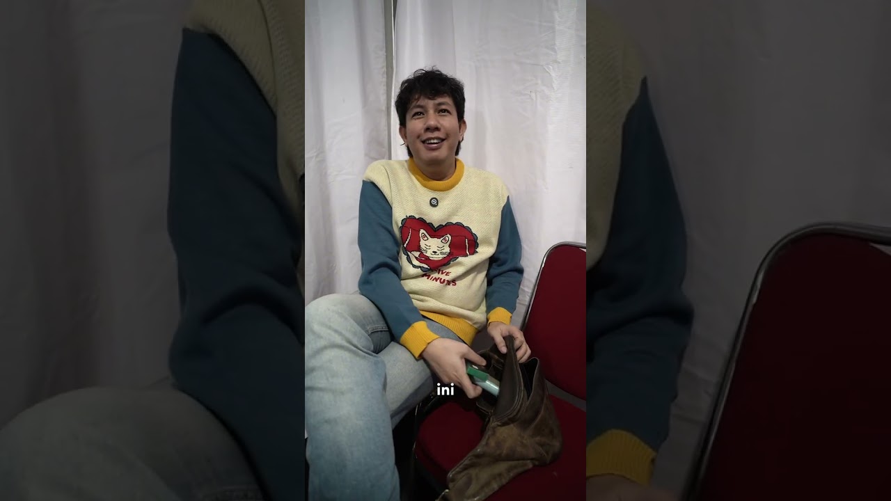 Ada Barang Aneh di Tas Mai Armada?