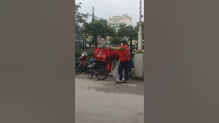 người phụ nữ gặp lại chú chó của mình