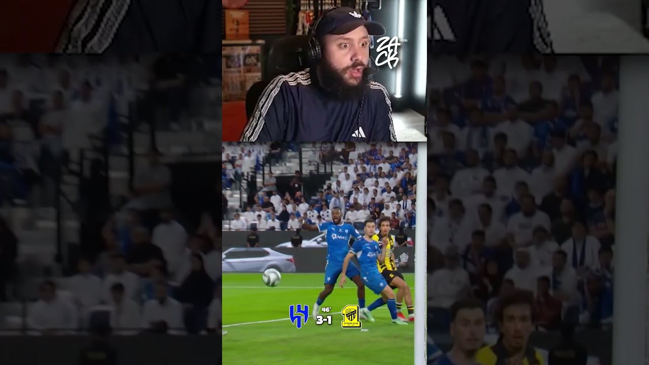 IL A VRAIMENT CÉLÉBRÉ UN BUT DU BRAS 😭