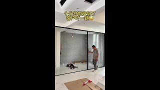 Install high-transparency crystal partition door in kitchen, isolate oil fumes, prevent water and