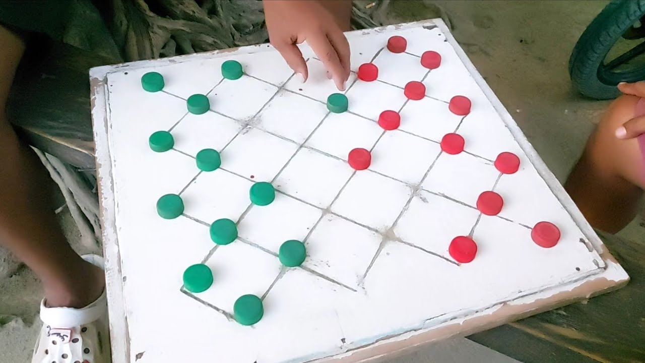 toper barili pinagtolungan na nina donoy bien unido ondoy negros #boardgame #dama #sports