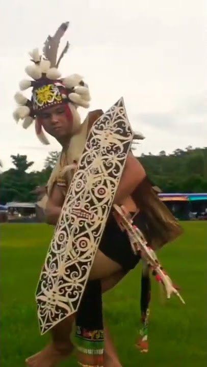 Tarian Putra Dayak Kenyah