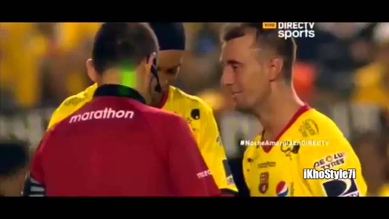 Ronaldinho Firma Autografo en Tarjeta del Arbitro en la Noche Amarilla Barcelona vs San Martin