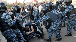 Сұмдық видео! Тоқаев полициясы сәбиді қинап жатқаны түсіп қалды! Тез көріңіз!