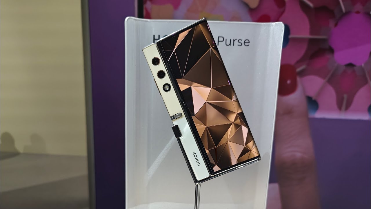 Honor reveals 'Phone-to-Purse' concept with V Purse; showcases Magic V2 at  IFA 2023 Berlin