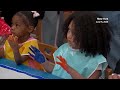 Mamdani, kids give a hand for Knicks parade art