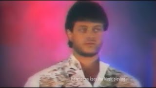 картинка: Валерий Дайнеко. Каля чырвонага касцёла