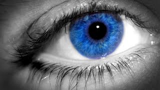تفسير رؤية العيون الزرقاء في المنام