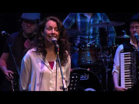 Theme Night #23 - If I Should Fall Behind (Larry Gallagher and Siobhan O'Farrell)