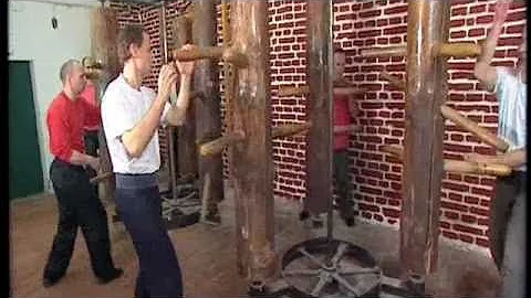 Sifu Alan Baklayan, Hung Gar Kung Fu - Wooden Dumm...