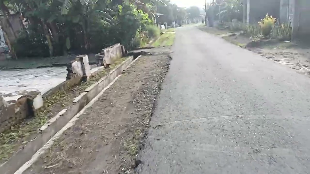 Suasana desa yang asri dan sejuk melewati dusun bogolor,,,,kempleng ,,,Sidodadi kediri