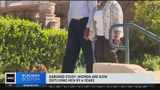 Study: COVID cut life expectancy but women continue to live longer than men