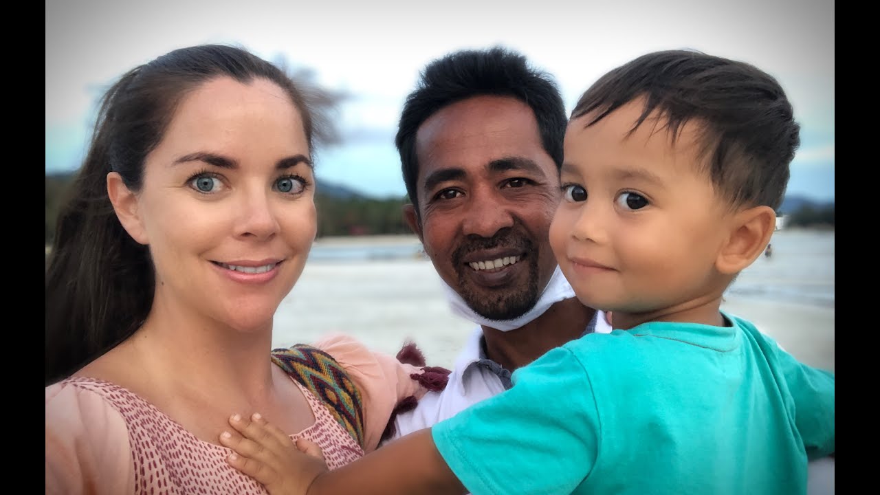 Eating shark on Maenam beach, Koh Samui- Thailand vlog