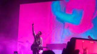 Lany - Pink Skies (Live ) Fans Sing-along