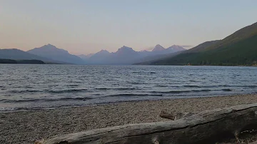 GLACIER NATIONAL PARK | Peaceful summer sunset