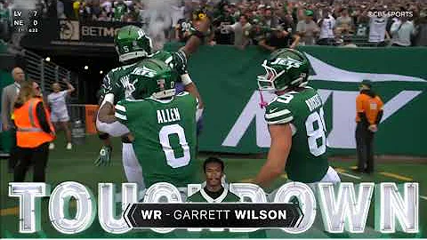 Fields pinpoints Wilson on 33-yard TD connection