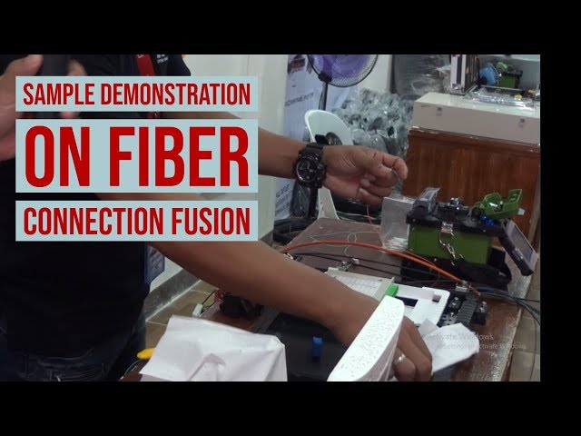 Sample demonstration on how to fusion splice two optical fibres