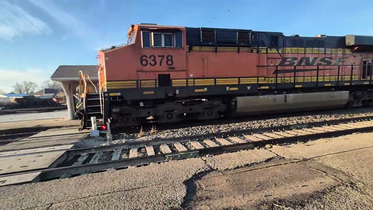 BNSF freight train 