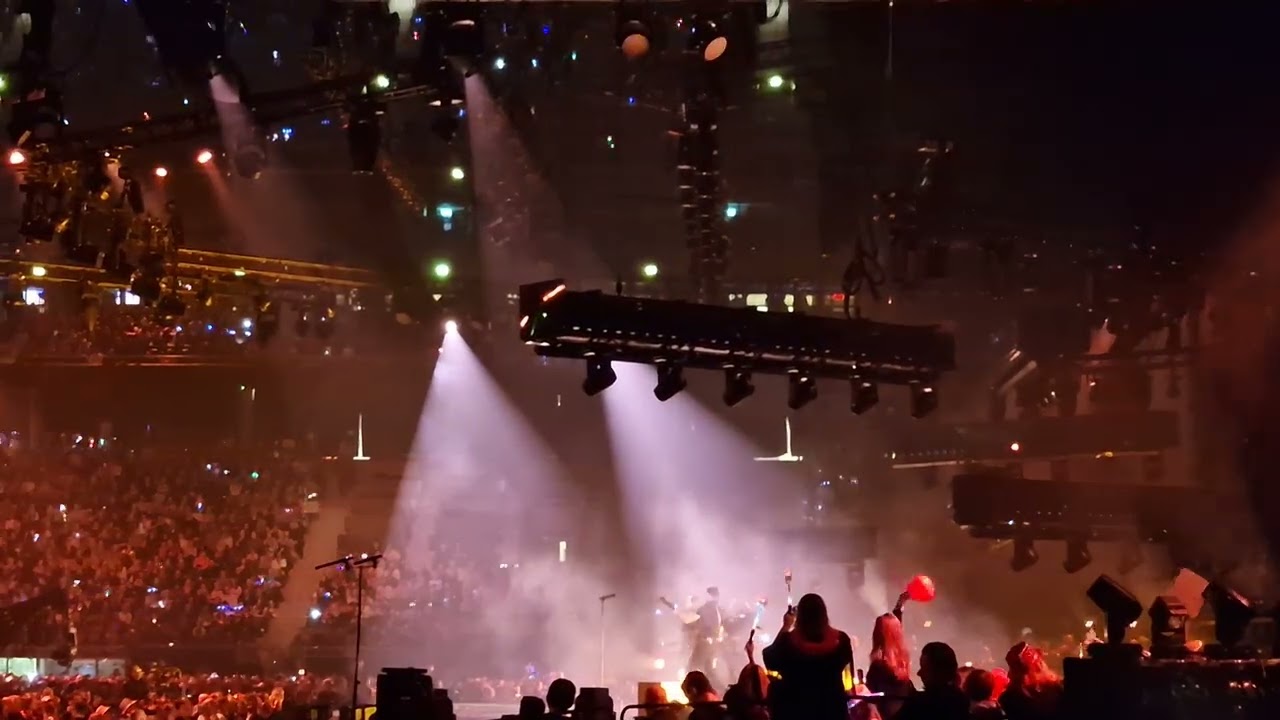 Robin Bengtsson - Honey Honey (Final of Melodifestivalen, Strawberry Arena, 07.03.2026)