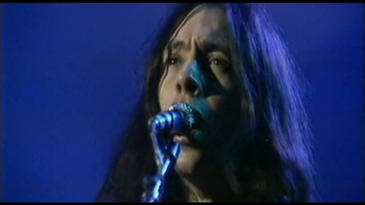 Camel - Another Night (Hammersmith Odeon 1976) - YouTube